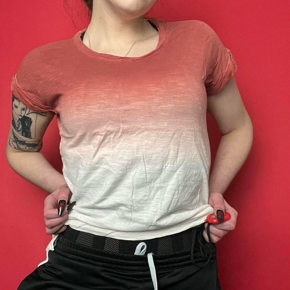 Burnt orange to white ombré  tee shirt 🧡🤍​​​​​​​​​​​​​​​​​